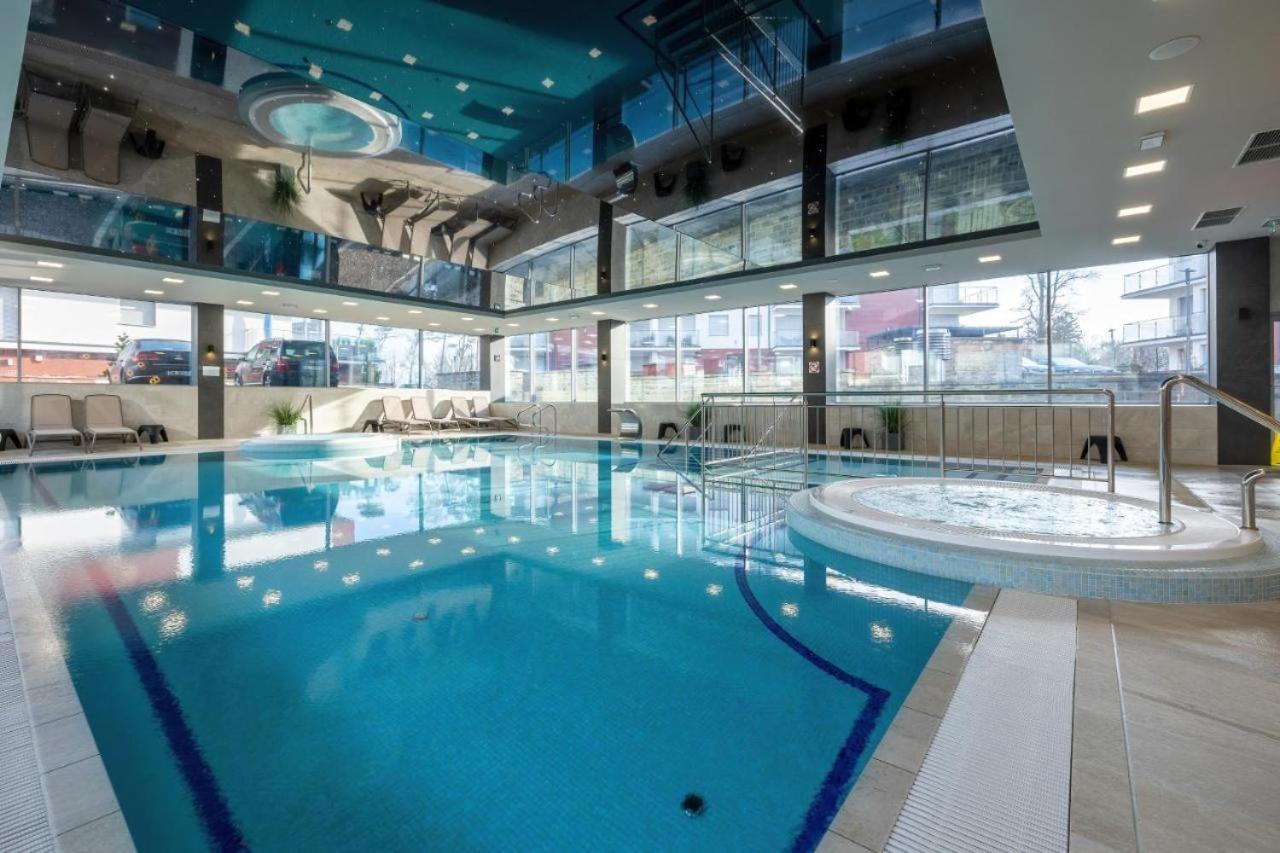 Miodowy Apartament Z Duzym Tarasem W Rewalu, Blisko Morza מראה חיצוני תמונה