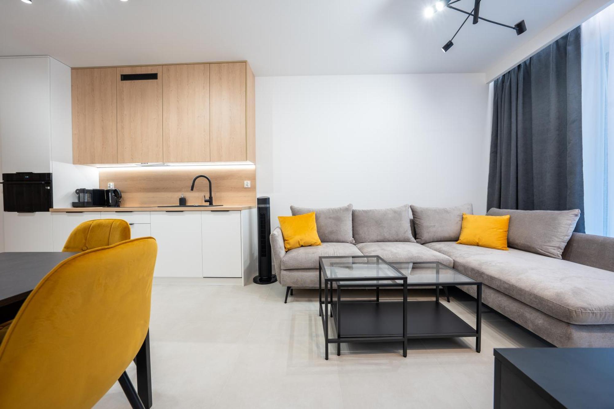 Miodowy Apartament Z Duzym Tarasem W Rewalu, Blisko Morza מראה חיצוני תמונה