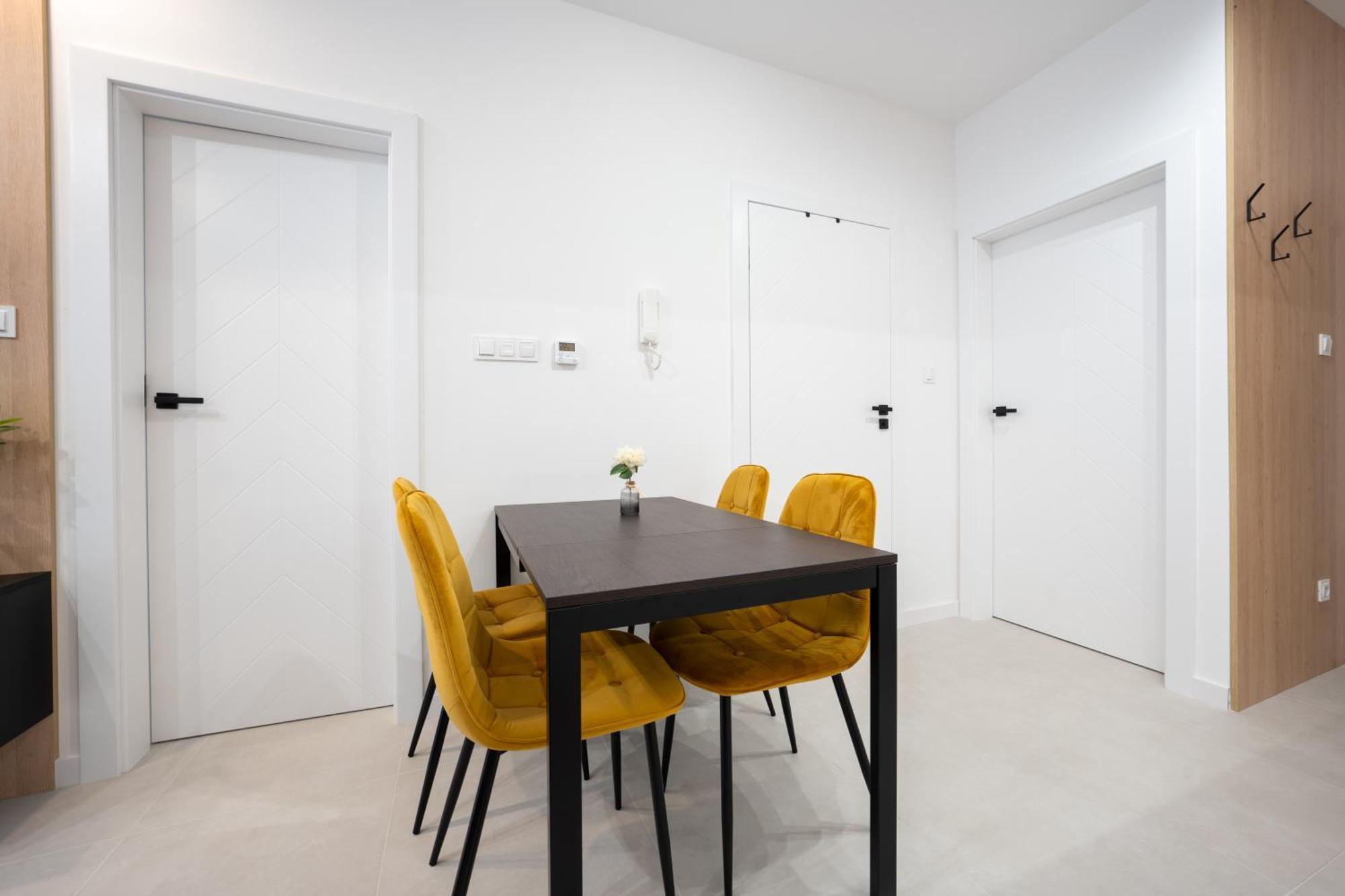 Miodowy Apartament Z Duzym Tarasem W Rewalu, Blisko Morza מראה חיצוני תמונה
