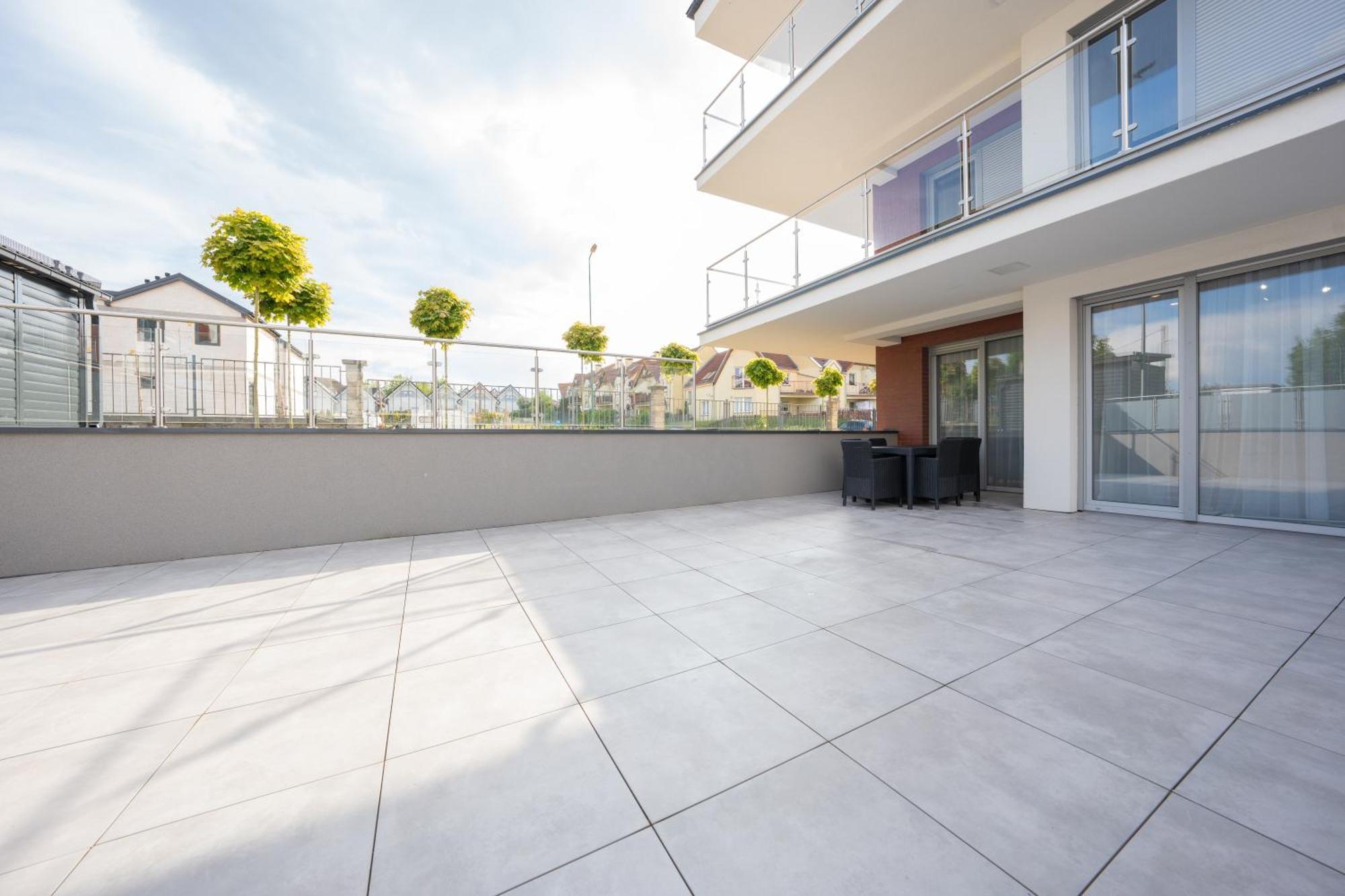 Miodowy Apartament Z Duzym Tarasem W Rewalu, Blisko Morza מראה חיצוני תמונה